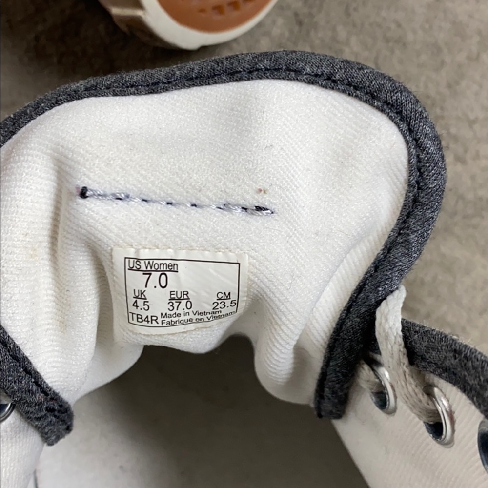 Vans - Picture 3 of 4